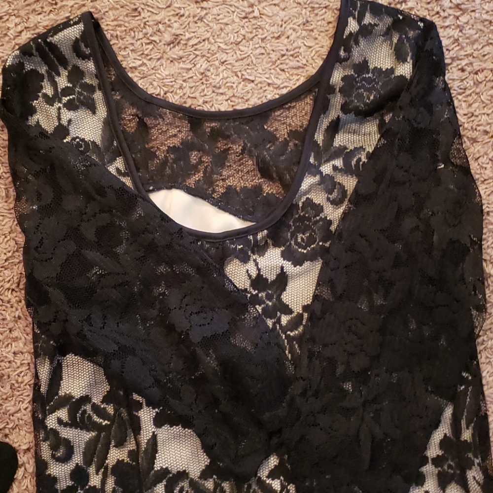 Dress - Picture 3 of 4
